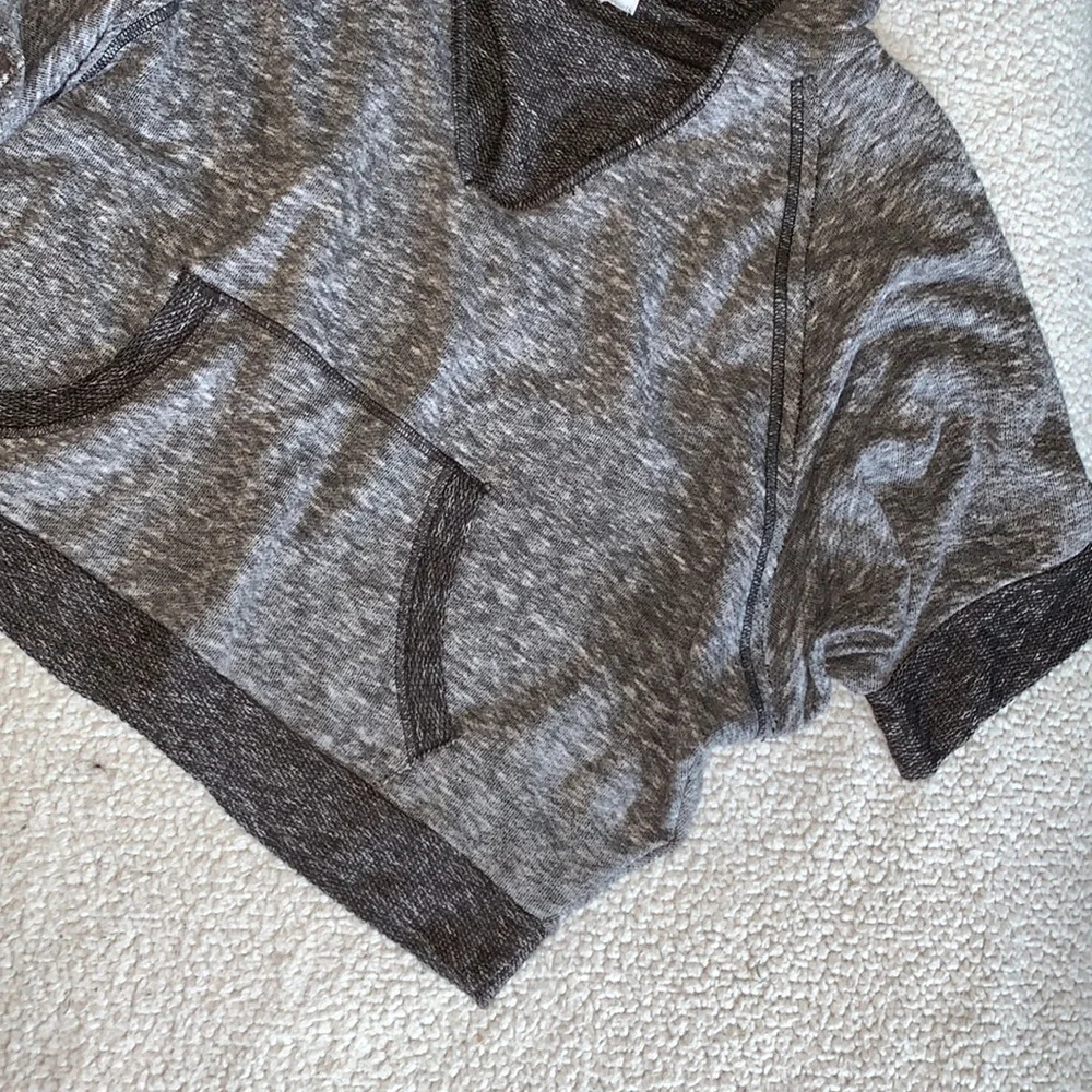 Derek Heart Black Gray Marled Cropped Hoodie — Large - Picture 2 of 7